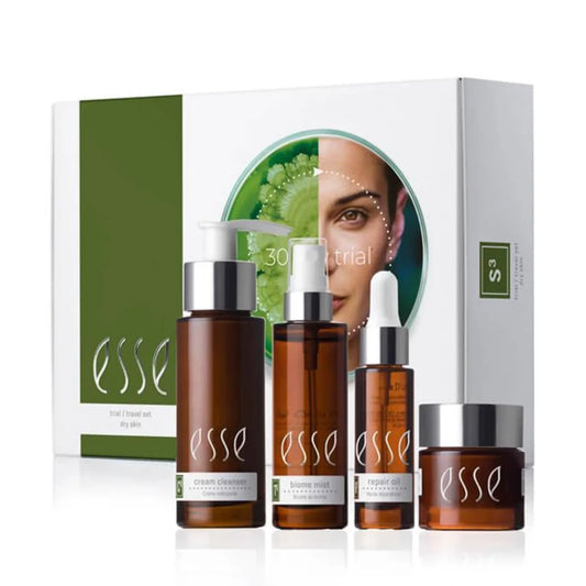 Esse Dry Skin Trial / Travel -pakkaus&nbsp;kuivalle iholle sisältää neljä reilunkokoista tuotetta noin kuukauden käyttöön