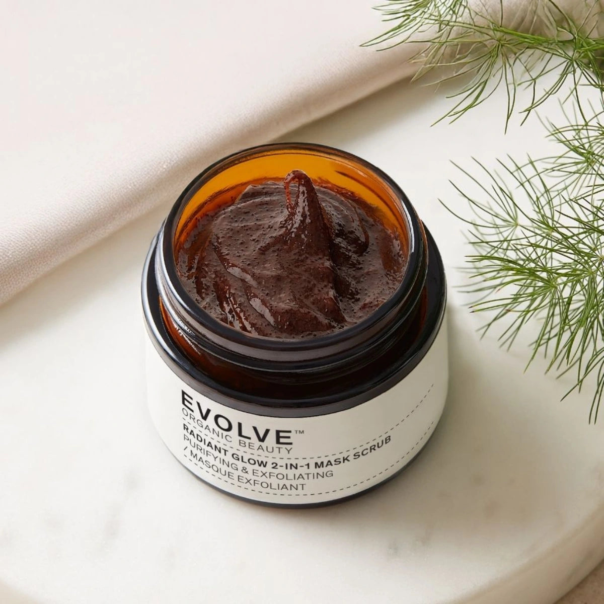 EVOLVE Radiant Glow 2-in-1 Mask Scrub kasvonaamio ja -kuorinta
