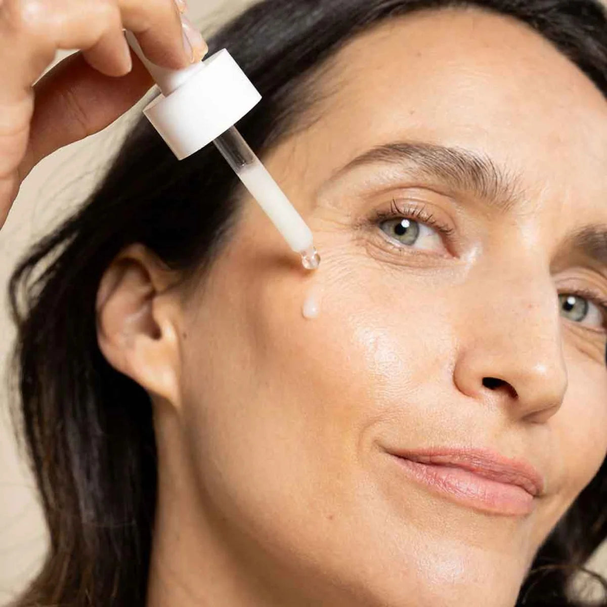 Laboratoires de Biarritz Anti Dark Spot Serum tummiin pigmenttiläiskiin