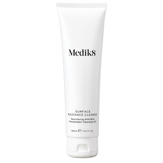 MEDIK8 Surface Radiance Cleanse 150 ml näkyvästi tasoittaa ja kirkastaa ihoasi